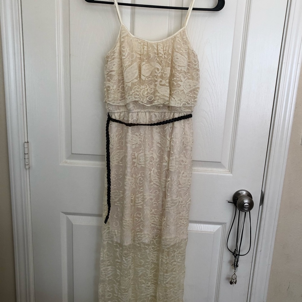 Mesh style long dress with belt